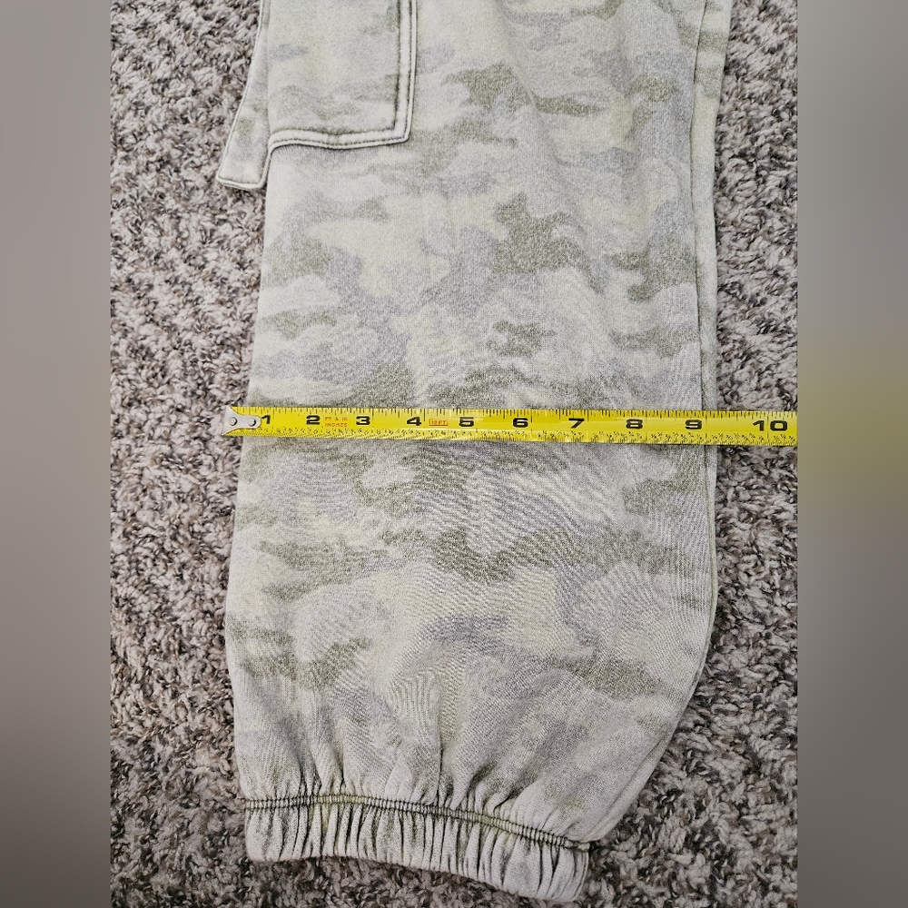 Gilded Intent Camo Cargo Joggers NWOT - Picture 9 of 16